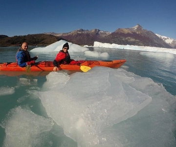 Caiaque nas passarelas do Perito Moreno almoço Traslado de Calafate