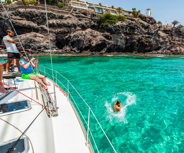 Fuerteventura: Sailing with Snorkeling and Dolphin Watching