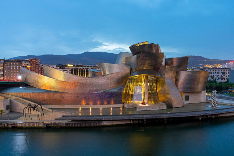 Bilbao: VIP Guggenheim-Small Group- Expert Guide - Simultaneous Translation Bilbao: VIP Guggenheim - Small Group - Expert Guide - Simultaneous Translation