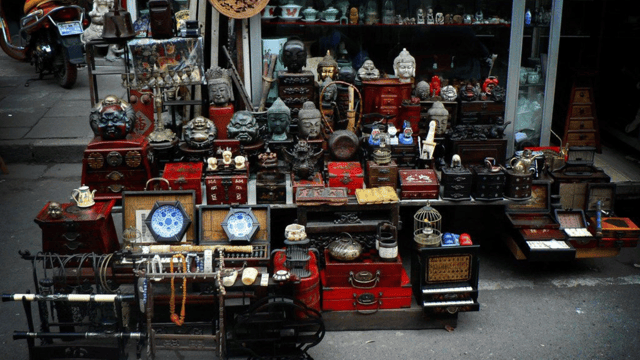 Private Shanghai Shopping Tour with Local Shopping Guru