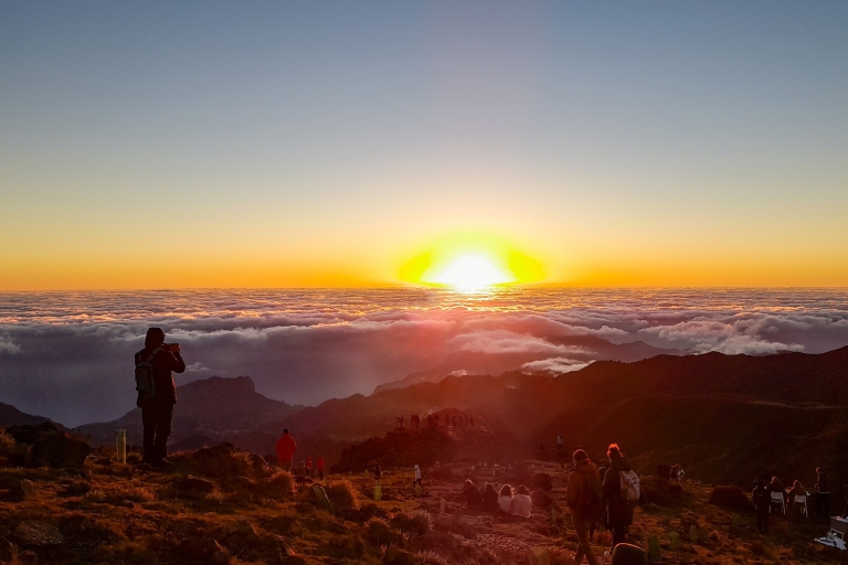 From Funchal: Sunrise at Pico do Arieiro with Breakfast