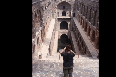 Nueva Delhi: Traslado al aeropuerto privado desde o hacia la ciudad