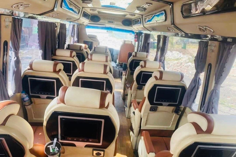 Vanuit Hanoi: Transfer van of naar Halong Dagelijkse Limousine BusVan Halong naar Hanoi