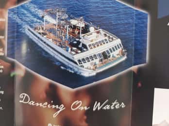 Bodrum: Catamaran Night Club Entry - Dance on the Water