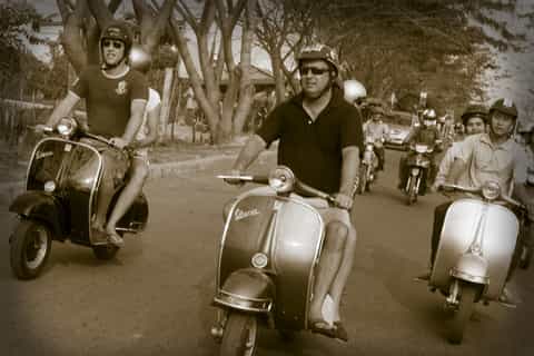 Saigon: Insider’s Half-Day Tour by Vintage Vespa