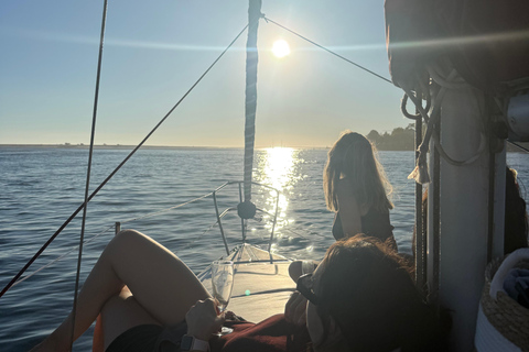 Porto: Douro River Cruise with wine tasting & Sunset option Shared Sunset Sailboat Cruise