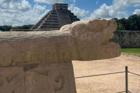 From Mérida: Chichén Itzá, Cenote, and Izamal Day Trip