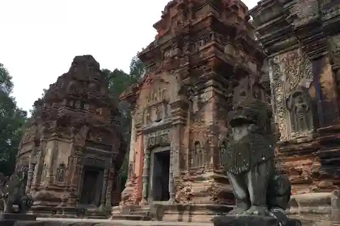 Siem Reap: Rolous Group Temples and Handicraft Center Tour