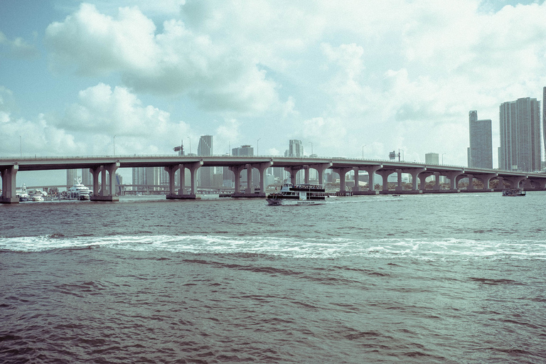 Miami Boat Tour : Mansions & Skyline with optional Pick-up PARTIAL PAYMENT | Miami Boat Tour