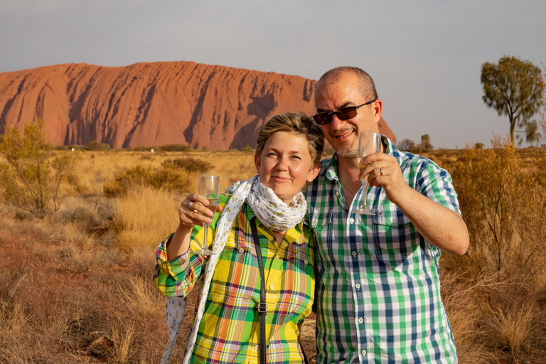 From Alice Springs: Day Trip to Uluru with BBQ Dinner