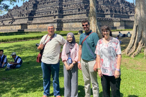 Borobudur &amp; Prambanan: TagestourPrivate Tour: Prambanan &amp; Borobudur with Pickup &amp; Drop-off