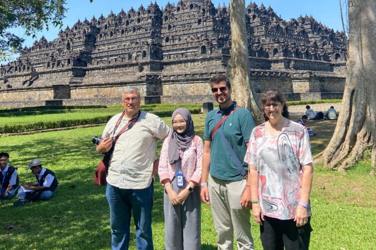 Borobudur &amp; Prambanan: TagestourPrivate Tour: Prambanan &amp; Borobudur with Pickup &amp; Drop-off