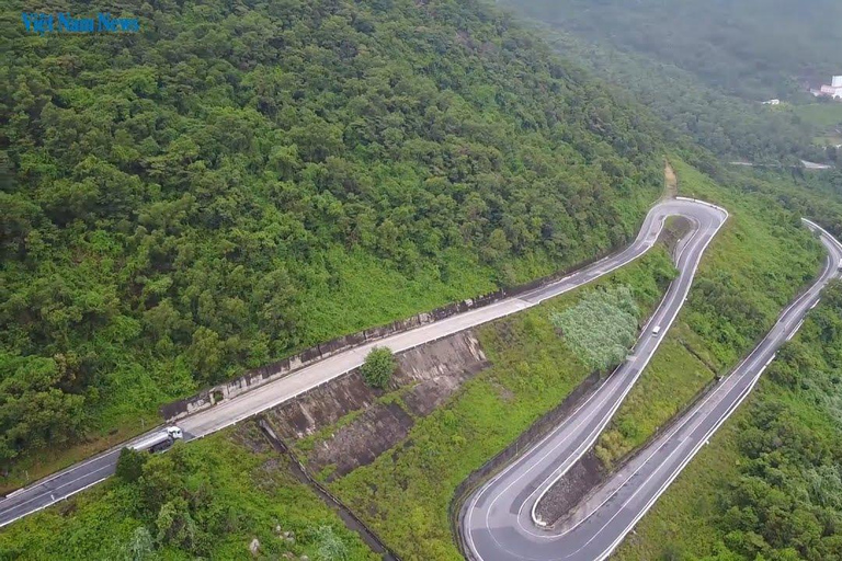 Hoi An/Da Nang: Traslado a Hue Vía Hai Van Pass Coche PrivadoHoi An/ Da Nang : Traslado a Hue por el Paso de Hai Van y Lang Co