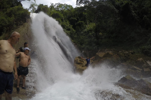 Cascadas &quot;Tradizione e divertimento nella Sierra&quot;.