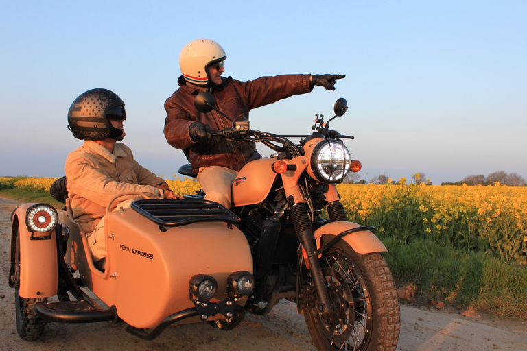 Bayeux: Tour privato in sidecar di mezza giornata della Normandia e della Seconda Guerra MondialeTour privato di mezza giornata in Sidecar della Normandia WWII 1 SideCar