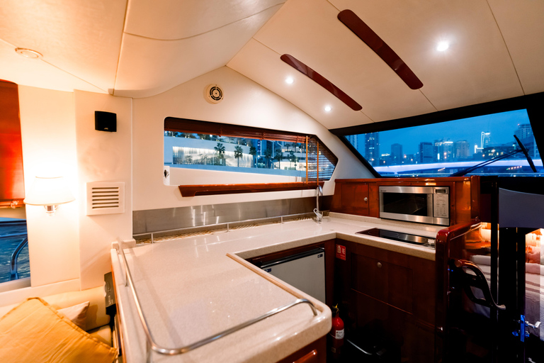 迪拜：私人游艇巡航（可选配美食套餐）3小时游船之旅