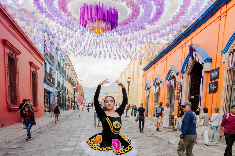 Oaxaca: Photography Shoot with Ballerina and Guide