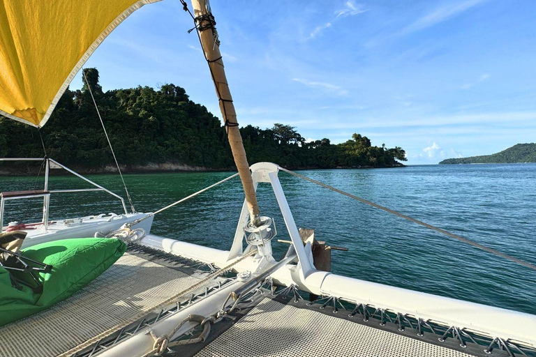 Kota Kinabalu: Catamaran Snorkel & Sailing Tour with Meal Catamaran Afternoon Session