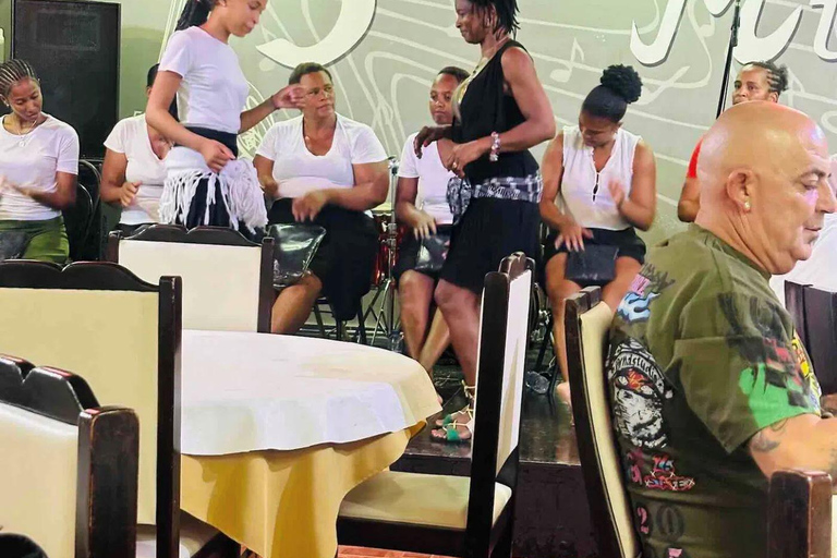 Praia Nightlife Bar Crawl with Dinner and Drinks