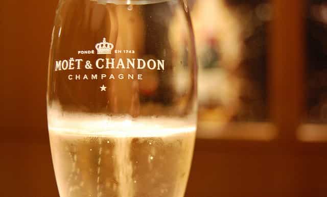 fullday champagne tour from paris moët dom pérignon
