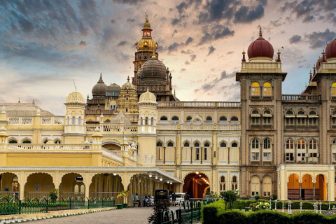 Bangalore: Mysore Palace and Chamundi Hill Private Tour