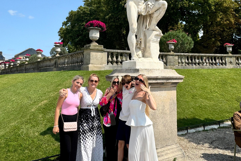 Paris: In the Footsteps of Emily (in German) Paris: Emily inspired walking tour