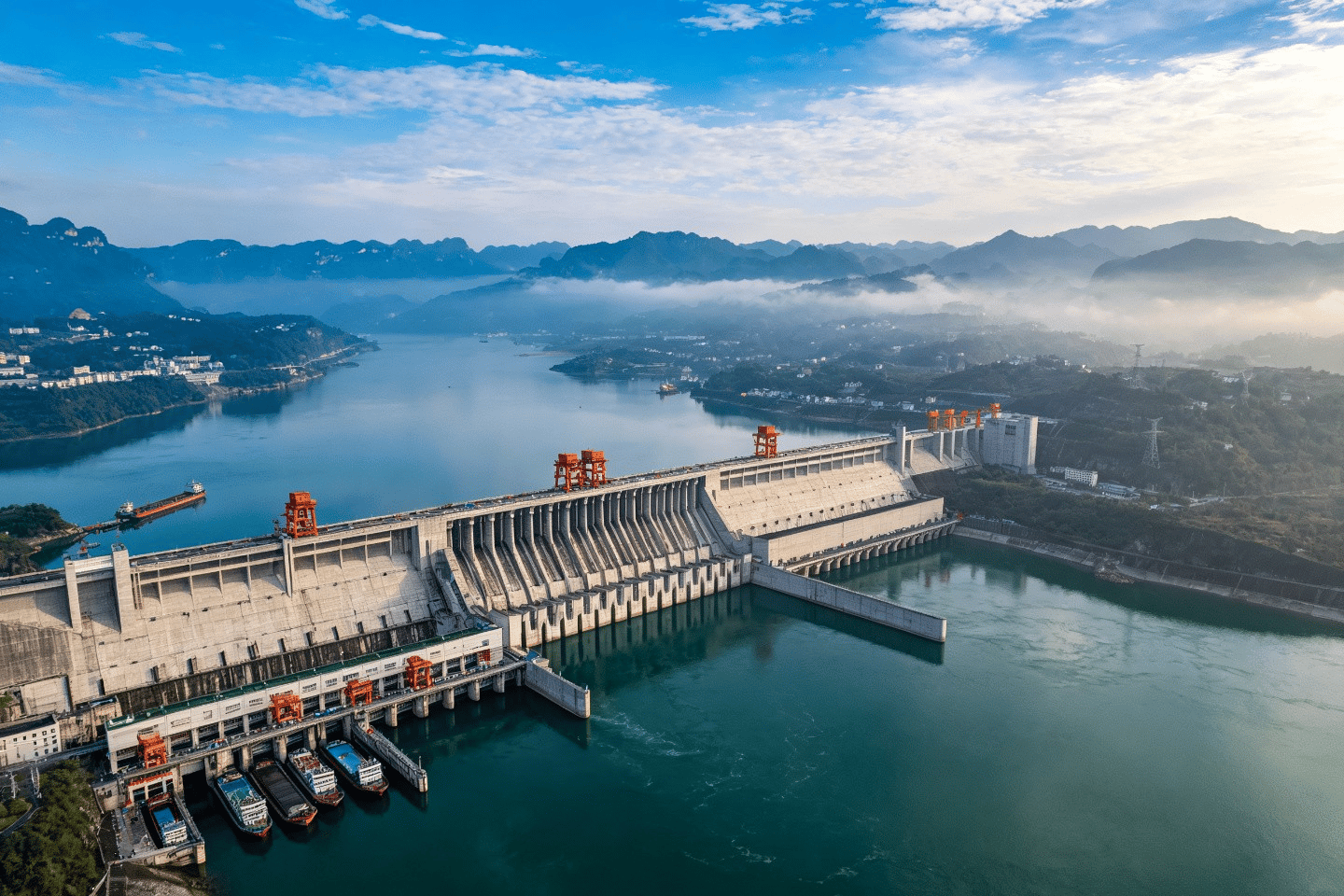 Yichang: Drei-Schluchten-Talsperre & Kreuzfahrt in der Xiling-Schlucht