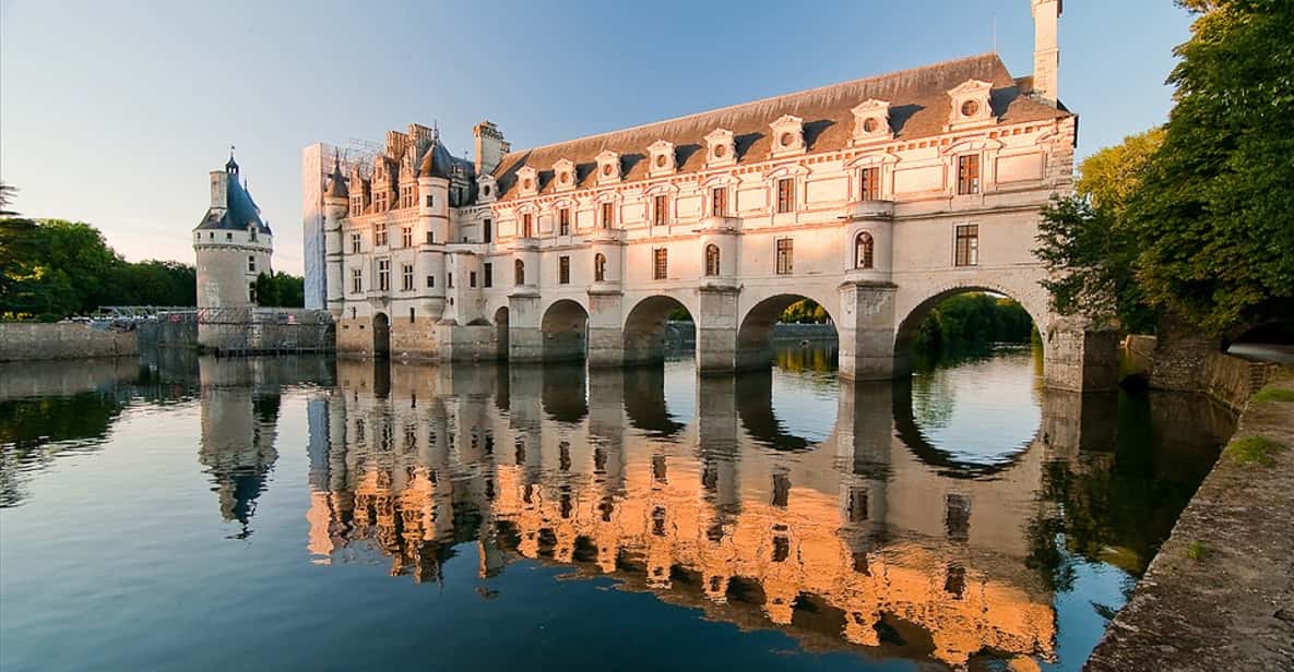 From Paris: Fairytale Loire Castles with Wine Tasting