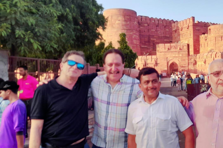 Desde Delhi: Excursión Privada de un Día al Taj Mahal y Agra con TrasladosExcursión con transporte en CA, guía, entradas y almuerzo