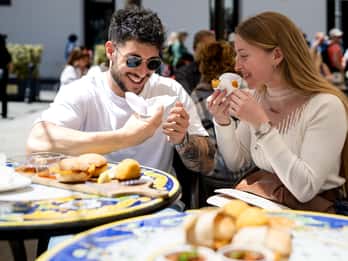 Cefalù: Street Food Tour with Tastings