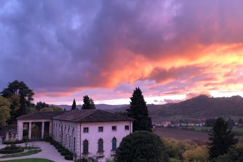 Visita privata al crepuscolo con un bicchiere di vino