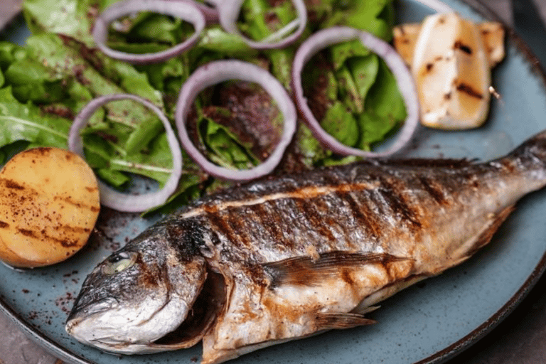 Istanbul: oudejaarsavond rondvaart &amp; diner op Bosporus2026Privétafel met diner en drankjes - trefpunt