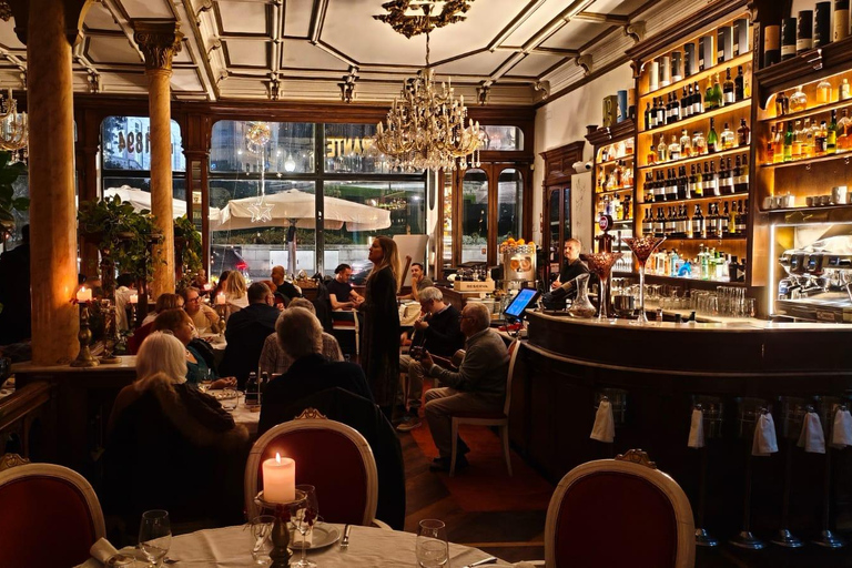 Porto: Dinner with a Fado show and traditional Portuguese music Porto: Dinner with a Fado show and traditional Portuguese music