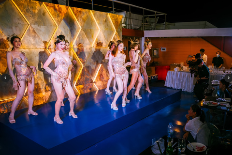 Pattaya: Oosterse Carnaval Dinner Cruise Cabaret Show BuffetOriental Princess Haïtiaanse Rendez-Vous VIP zitplaatsen