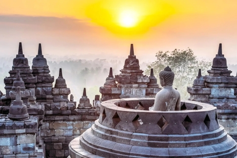 Tour Privado Amanecer de Borobudur, Volcán Merapi y Prambanan