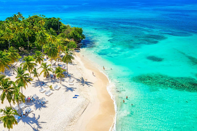 Punta Cana: Excursión de un día a Samaná con Cascada e Isla Bacardí