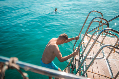 Alanya: 2 Concepts Boat Tour – Party or Relax Cruise Pirate Party Boat WITHOUT Hotel Transfer