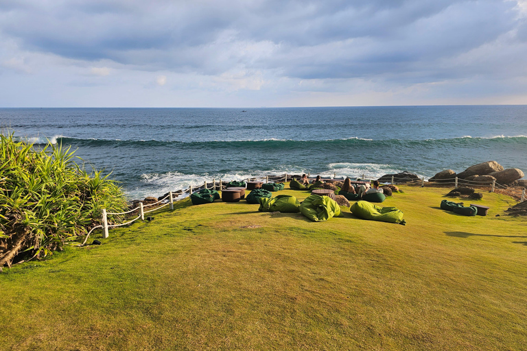 Waligama: Cliff Sunset Dining Experience + Wine