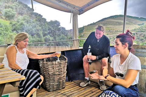 Porto: Private Tour durch das Douro-Tal mit Portweinverkostung und Mittagessen