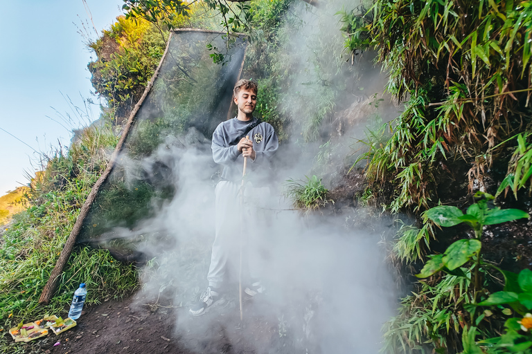 Bali: Guidad soluppgångsvandring på Mount Batur med frukost