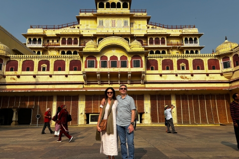 Rajasthan Tour mit Agra mit dem Privatwagen 15 Nächte 16 TageAc Privatwagen + begleitender Reiseführer
