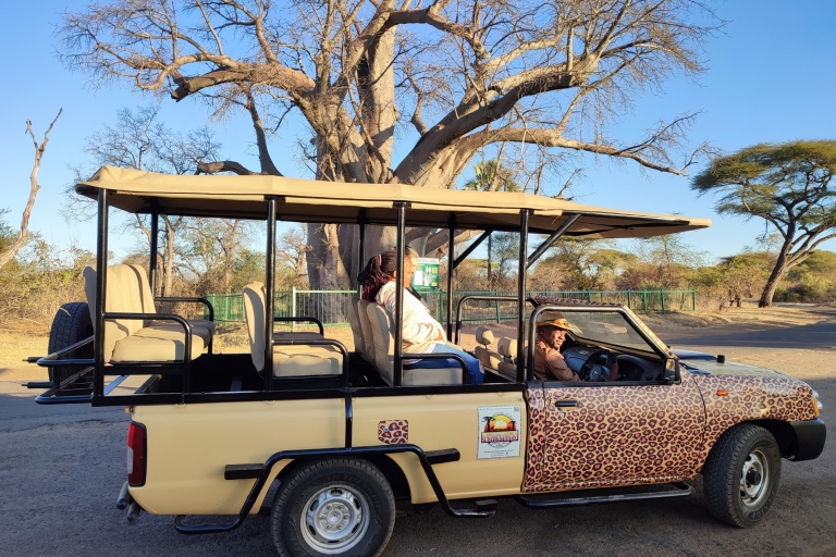 Victoria Falls: huur privé Safari Jeep Game Viewer+gidsVictoria Falls: Safari Jeep Game Viewer te huur, incl. Gids