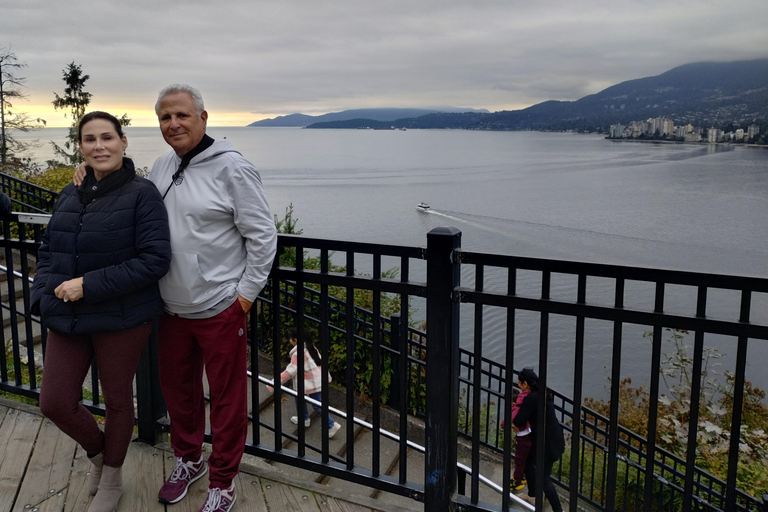 4TOUR COMBO LUX CAR:STANLEY PARK/CAPILANO LAKE/DAM/HATCHERY