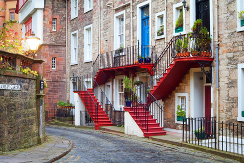 Greyfriars Kirkyard and Edinburgh Castle Private Guided Tour 5-hour: Greyfriars Kirkyard, Edinburgh Castle & Transport