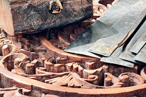 Experiencia de tallado en madera en Ubud