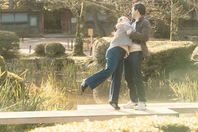 Kanazawa: Private Tour with Photographer and Photoshoot Kanazawa: Private Tour with Photographer - Half Day