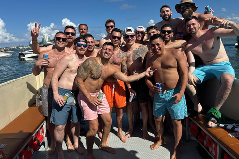 Fort Lauderdale: Private Party Boat Charter for Up to 22 2-Hour Private Charter for Up to 22