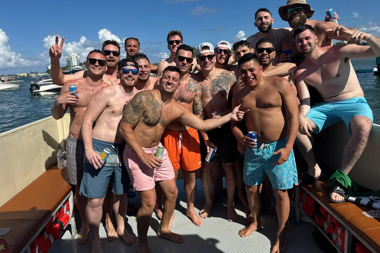 Fort Lauderdale: Private Party Boat Charter for Up to 22 2-Hour Private Charter for Up to 22