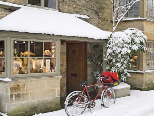 christmas in oxford the cotswolds and stratford with lunch
