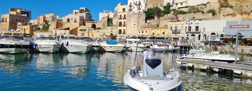 Castellammare del Golfo : Location de bateau demi-journée en mai